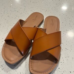 🎉3/$20!! Universal Thread Tan Crossband Sandals